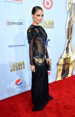 Nicole Richie Tampil Anggun & Seksi