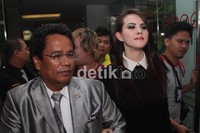 Meski begitu, Angel mengakui ada beberapa perkataan Machica yang benar. Salah satunya, tentang perkenalan antara Angel dan bupati tersebut. Gus Mun/detikHOT.