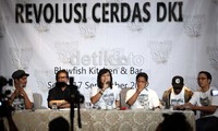 Mereka menggelar jumpa pers dipeluncuran Revolusi Cerdas DKI di Jakarta, Senin (17/9).