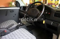 Interior Suzuki Mega Carry Xtra.