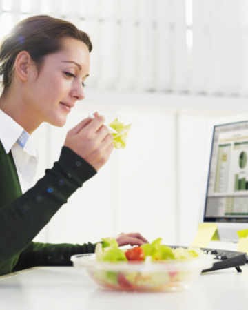 Makanan Ini Memperkuat Daya Konsentrasi Selama Bekerja