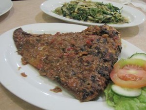 Huahhh! Disengat Pedas Segar Pari Bakar Rica