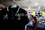 Berburu Pernak-pernik PON di Pasar Bawah
