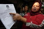 Warga Terima Surat C-6 untuk Mencoblos