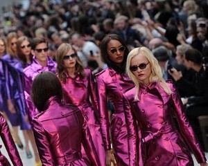 Ini Dia Koleksi Terbaru Burberry Untuk 2013