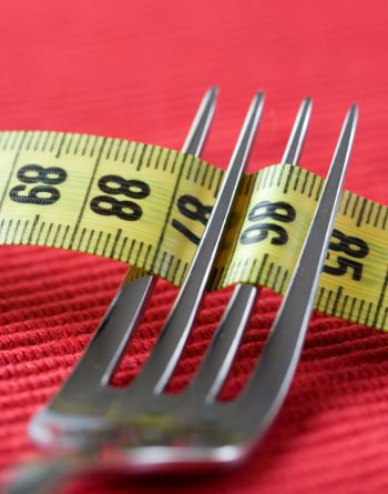 Saat Mengecek Label Makanan, Perhatikan Hal Penting Ini (1)