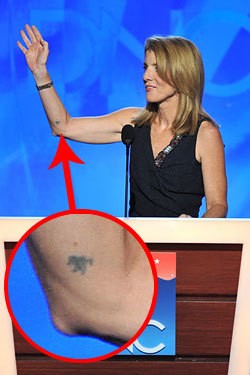 6 Politisi Terkenal Bertato Misterius