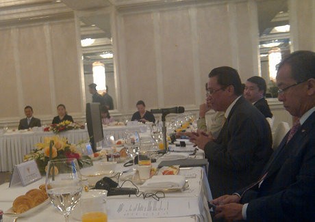 Dari Persoalan Investasi Hingga Prediksi Capres 2014 