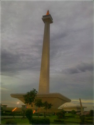 Monas Di Sore Hari