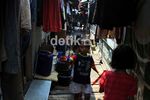Melihat Aktivitas Warga Kampung Kumuh