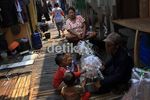 Melihat Aktivitas Warga Kampung Kumuh