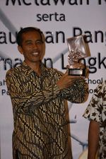 CT dan Jokowi Raih Soegeng Sarjadi Award