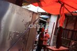 Warga Jakarta Mulai Bangun TPS