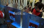 Warga Jakarta Mulai Bangun TPS