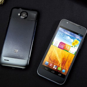 ZTE Pamerkan Smartphone Quad Core Tertipis