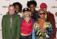 No Doubt tampil warna-warni. Chris Weeks/Liaison.