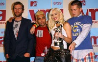 No Doubt berhasil meraih penghargaan MTV VMA 2002 sebagai Pop Video terbaik. Mark Mainz/Getty Images.