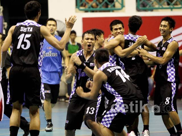 Basket Putra Jabar Tantang Jateng di Final