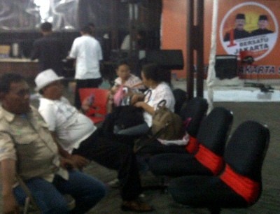 Markas Pemenangan Foke-Nara Sepi Pendukung