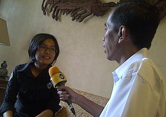 Canda Jokowi di Tengah Ketegangan Pilgub Putaran 2