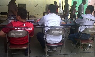 Pesepakbola di TPS Anas Urbaningrum