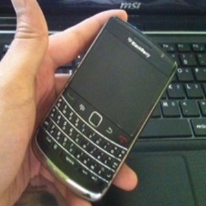 Kehadiran Foxconn akan Jadi Pesaing BlackBerry di Indonesia