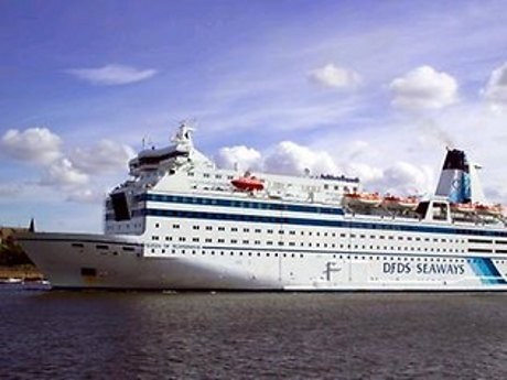 Tertidur di Kapal Pesiar, Pria Ini Terbangun dalam Kondisi Terbakar