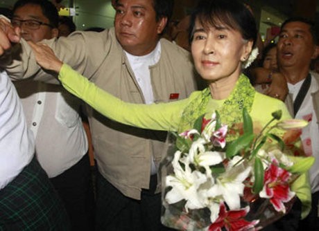 Suu Kyi Raih Penghargaan Kongres AS, Sanksi Pemimpin Myanmar Dicabut