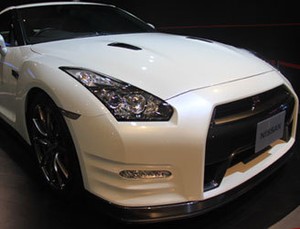 Nissan GT-R Ngaspal dengan Harga Rp 2,2 Miliar!