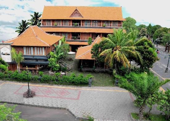 Bermalam di Solo, Dari Gaya Koper Sampai Ransel