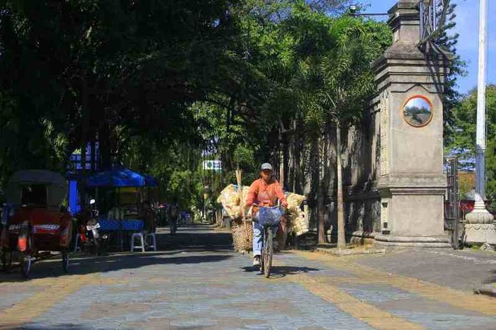 Asyiknya Membelah Kota Solo di Solo City Walk