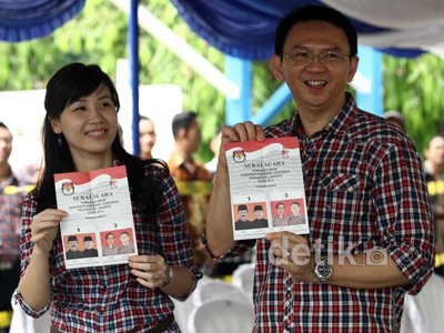 Berbaju Kotak-kotak, Ahok Nyoblos