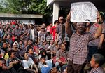 Pendukung Jokowi Ramai-ramai Cukur Kumis