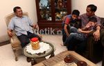 Usai Nemani Mega, Jokowi Temui JK