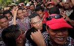 Jokowi Dikerubuti Ratusan Pendukungnya