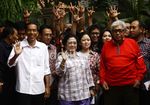 Jokowi Antar Mega Nyoblos