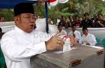 Nara Nyoblos Bareng Istri