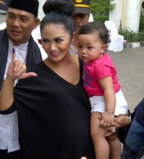 Krisdayanti Tak Sabar Tunggu Pemenang Pilkada Jakarta