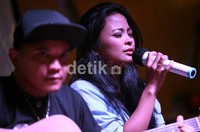 Lagi-lagi angka 8 ini dijadikan sebagai salah satu angka yang dianggapnya beruntung bagi Kotak karena filosofinya tak pernah putus.