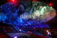 Mewahnya penutupan Pekan Olahraga Nasional (PON) XVIII Riau.
