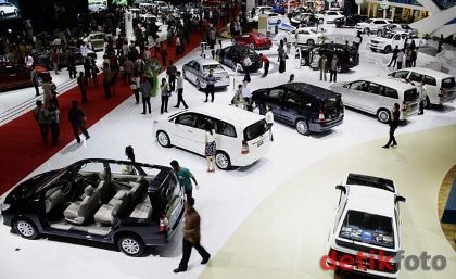 Boediono Buka Pameran Mobil Terbesar di Indonesia