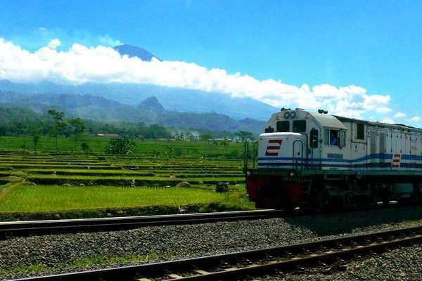 Asyik! Kereta Malioboro Ekspress Resmi Diluncurkan