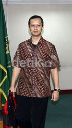 Dhana Jalani Sidang Lanjutan