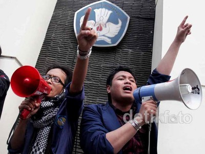 Mahasiswa Keguruan Tolak Sertifikasi Guru