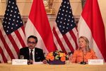 Marty dan Hillary Pimpin Pertemuan Komisi Bersama RI-AS