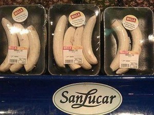 Supermarket Diprotes Karena Jual Pisang Kupas