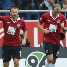 Geh deinen Weg dan Sepakbola Multikultural Jerman