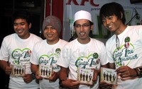 Album yang berjudul 3 In 1 itu dilunurkan setelah beberapa waktu lalu grup band yang terkenal lewat hits Yank itu tidak mengeluarkan album. Gus Mun/detikHOT.