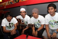 Dua lagu yang dimasukkan adalah Cinta Itu Amanah dan Cari Berkah. Gus Mun/detikHOT.