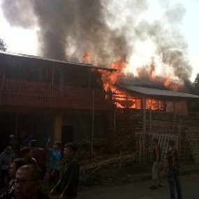Kios Bambu di Buahbatu Terbakar